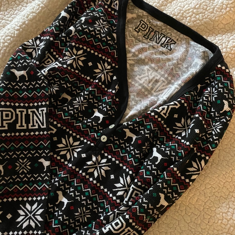 PINK VICTORIAS SECRET Pajamas set. Top and bottom.